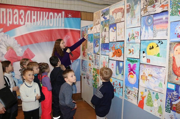 Открытие выставки детского рисунка «Зимние чудеса»