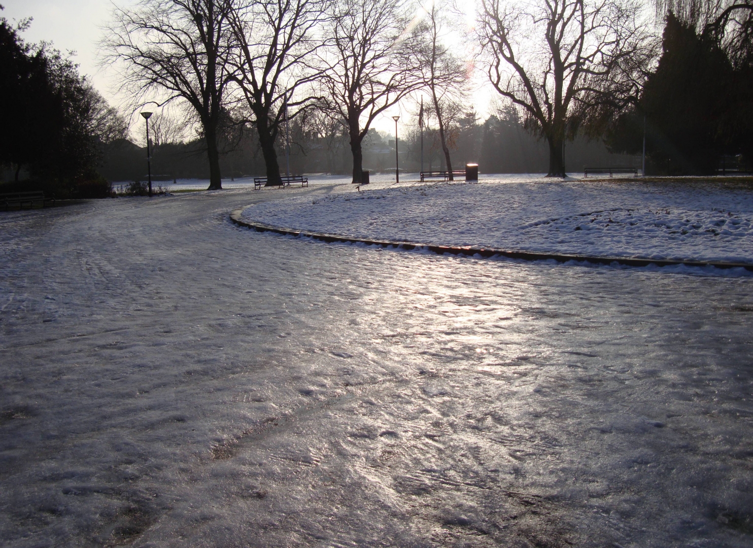 ИНФОРМАЦИОННОЕ СООБЩЕНИЕ О НЕБЛАГОПРИЯТНЫХ МЕТЕОРОЛОГИЧЕСКИХ ЯВЛЕНИЯХ ОТ 11.12.2025