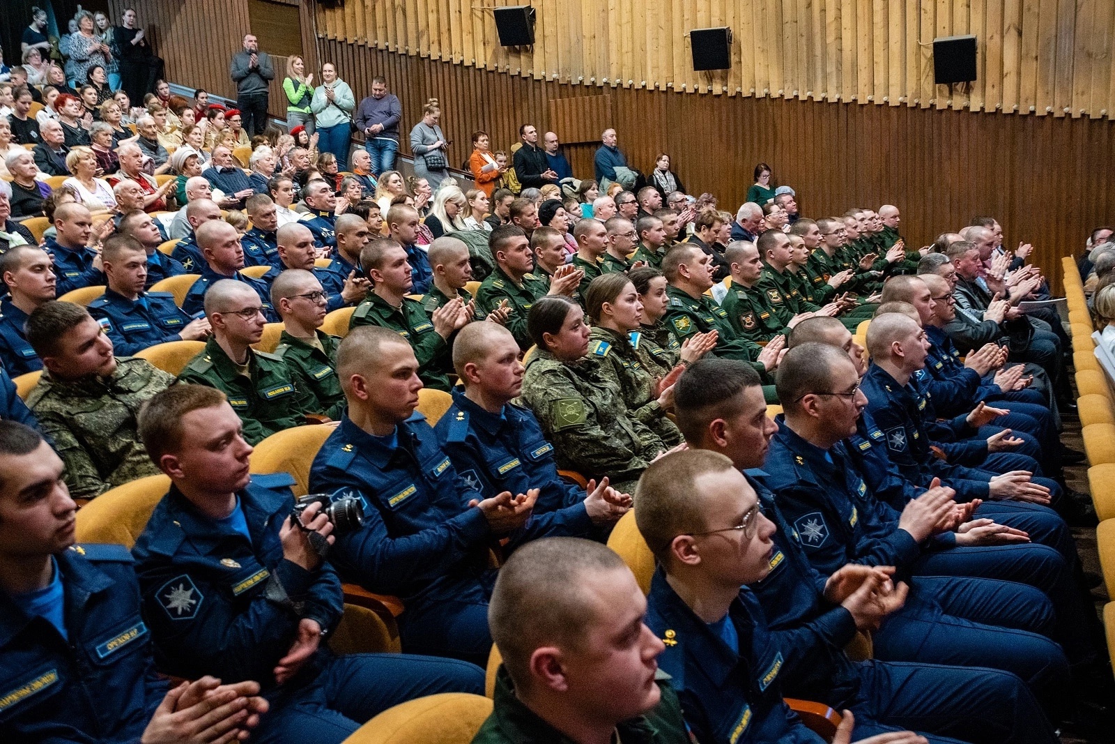 торжественное 3.jpg